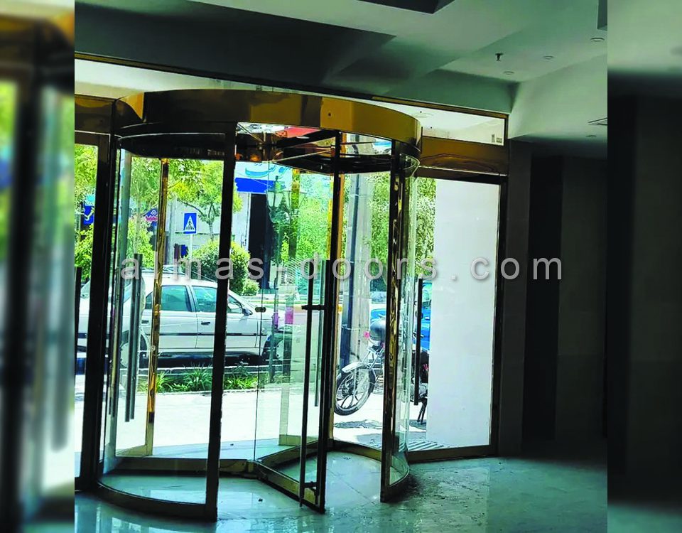 اجرای پروژه درب اتوماتیک شیشه ای گردان هتل اریکا مشهد