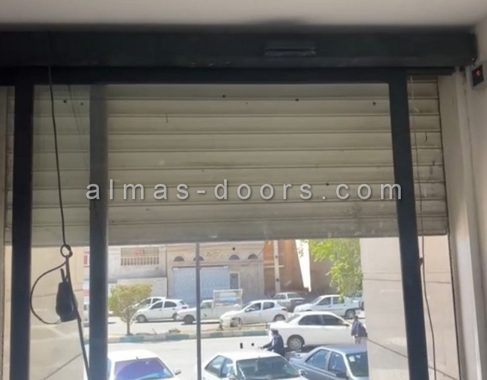 نصب درب اتوماتیک اسلایدینگ درمانگاه در کاشان