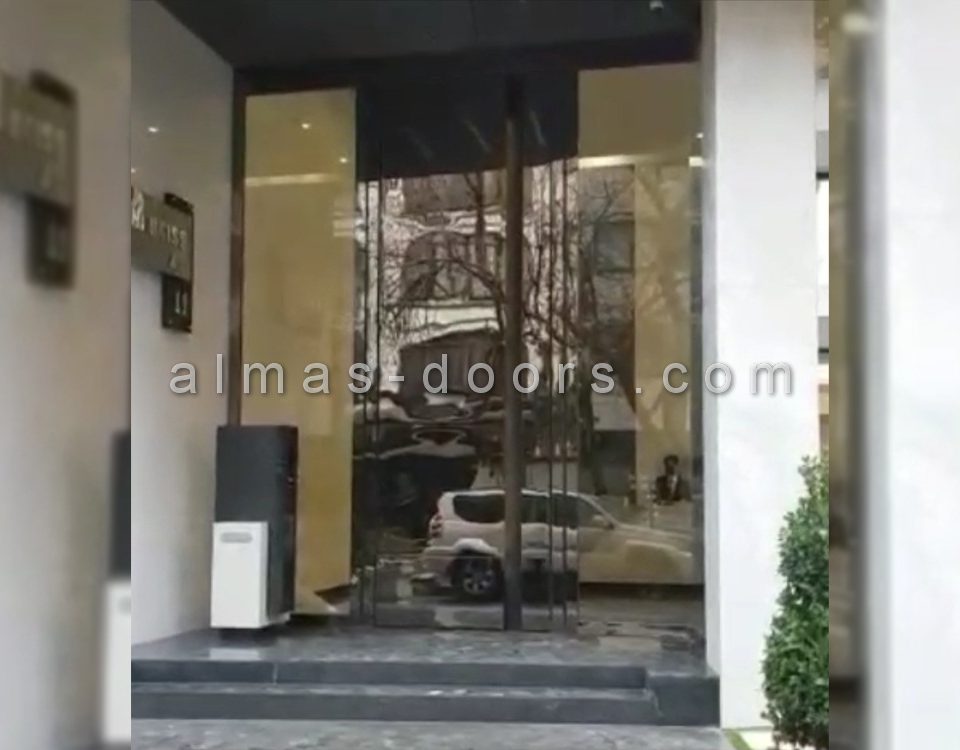 نصب درب اتوماتیک سوئینگ هتل در چالوس