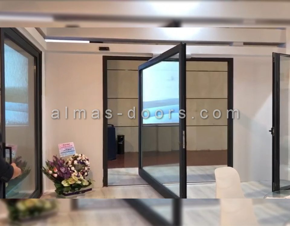 پروژه درب اتوماتیک سوئینگ مرکز مالی اعتباری صادقیه تهران